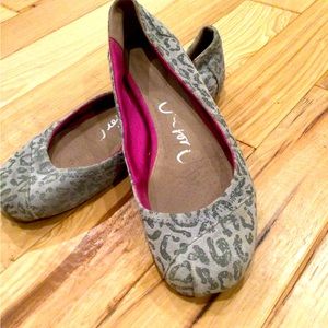 Toms Leopard Ballet Flats- Size 8